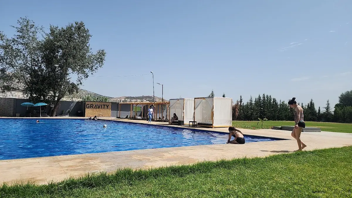 Gravity Pool By Akaff · Natation · Fès