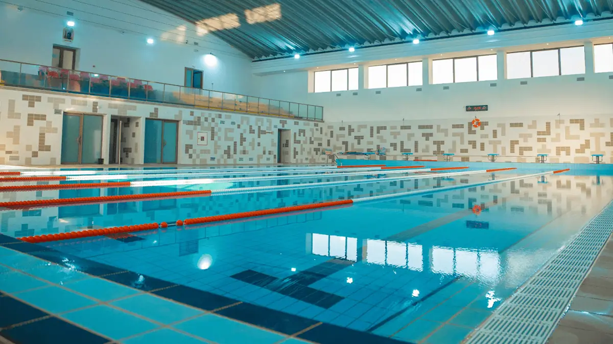مسبح العزوزية المغطى · Natation · Marrakech