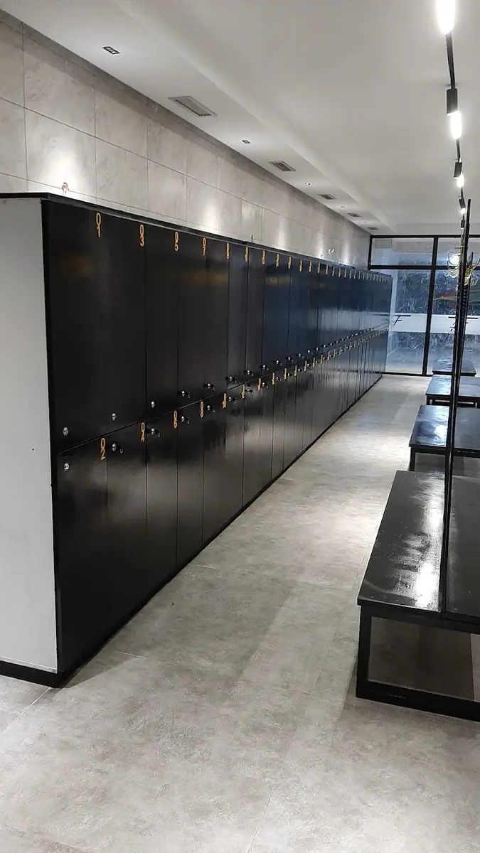 Salle de sport avec piscine · Natation · Casablanca · photo 3