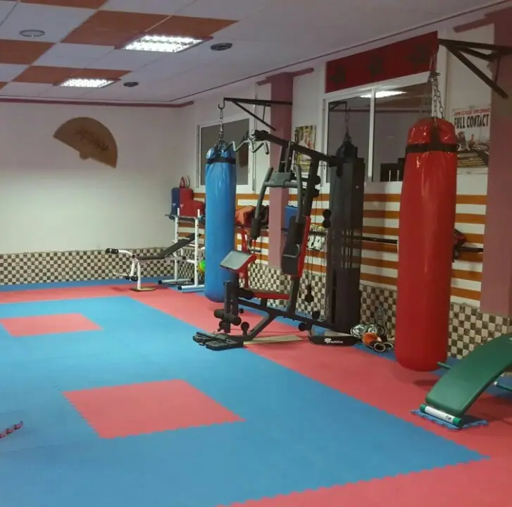 Salle de Sport Club Rayane (kick boxing femme et homme) · Fitness & Musculation · Oujda