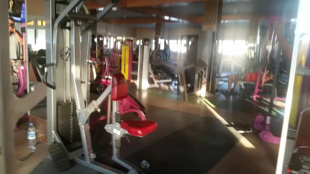 complexe sportif drugstore · Fitness & Musculation · Fès