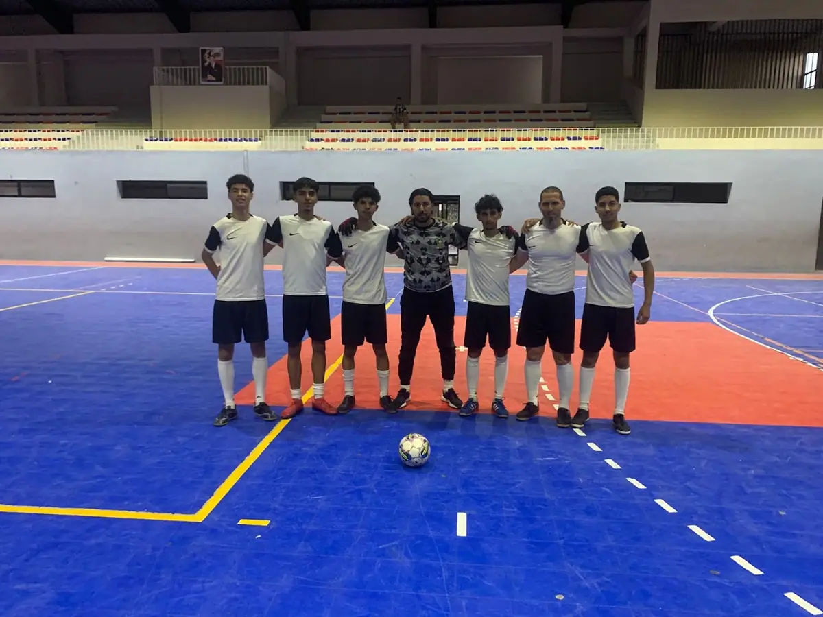 القاعة المغطاة رياض الزيتون · Basketball · Meknès