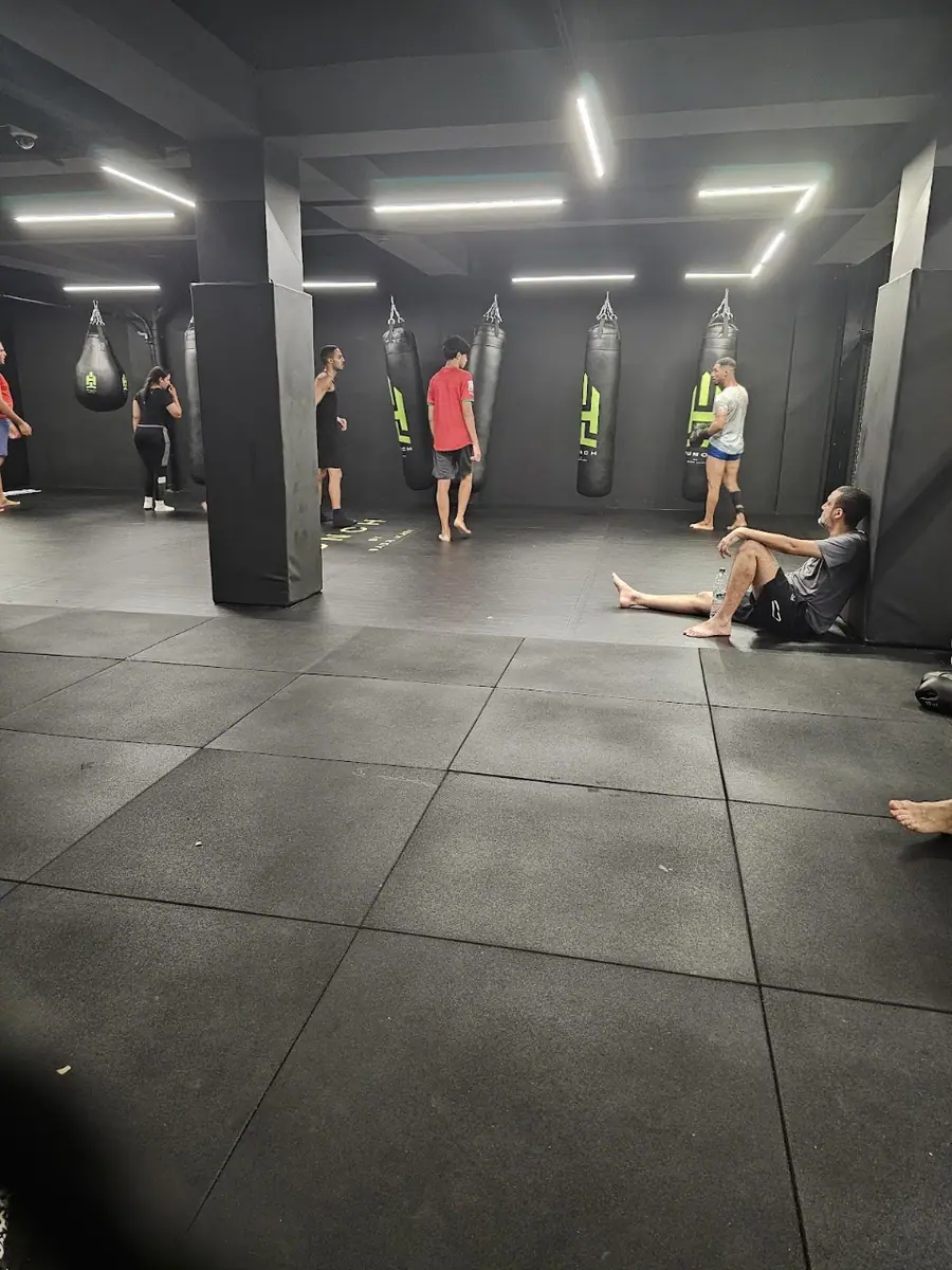 Punch by Badr Hari - Soucrate Casablanca · Fitness & Musculation · Casablanca