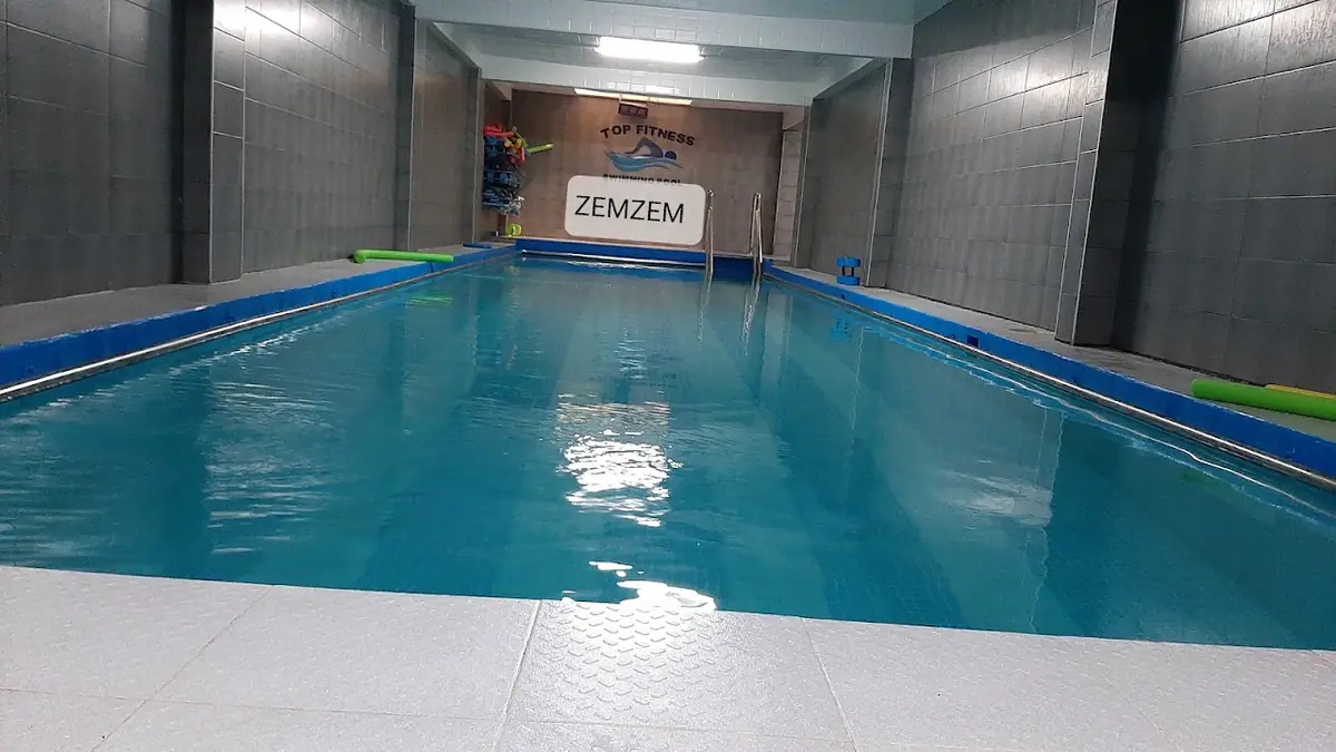 Salle de sport avec piscine · Natation · Casablanca · photo 2