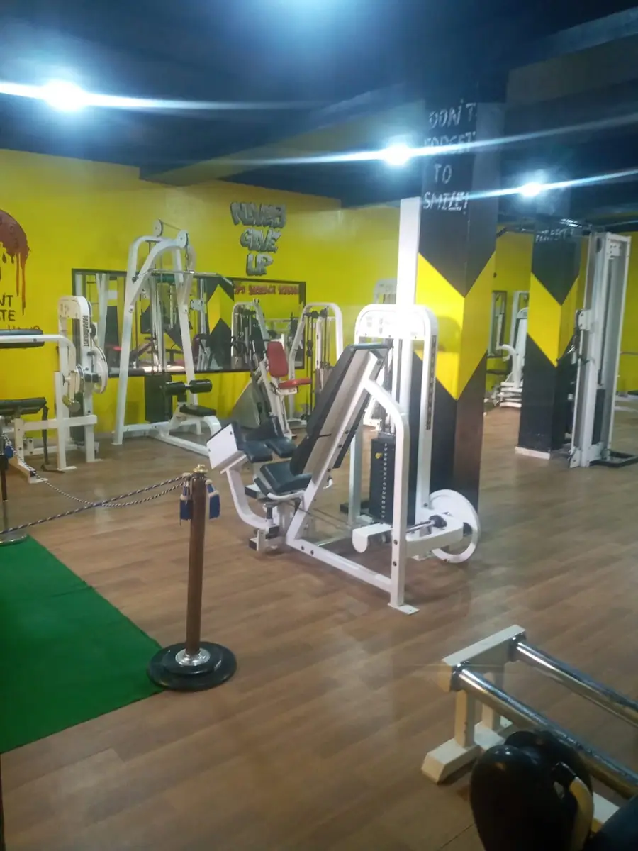 جمعية عالم الرياضة لبناء الاجسام · Fitness & Musculation · Meknès