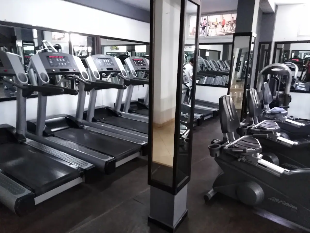 Golden Gym · Fitness & Musculation · Kénitra