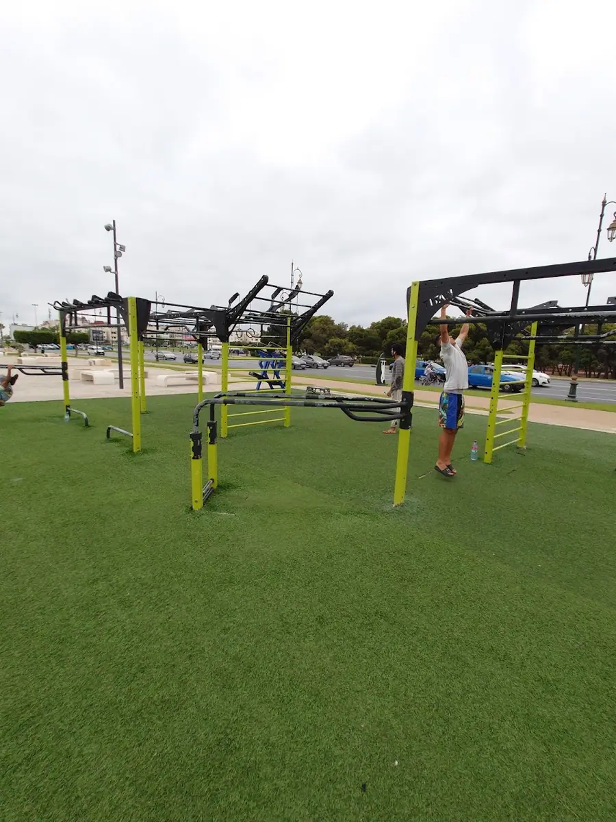 Qamra calisthenics park · Fitness & Musculation · Rabat